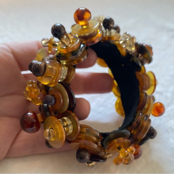 7 1/4" Button Bracelet - Picture 4 of 12